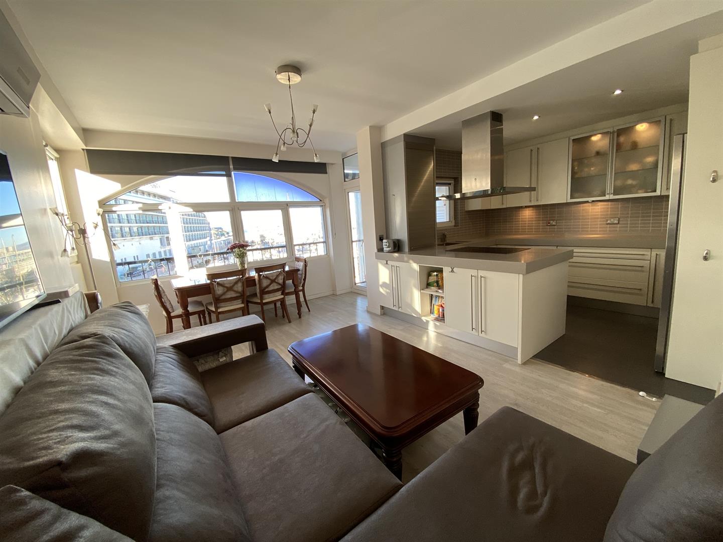 Image of Apartment - 5 Bedrooms - 3 Bathrooms for Sale in Marina Bay-Gibraltar, Image 2